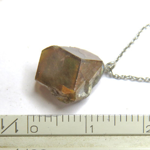 ガーネット 原石 ネックレス レインボーガーネット 天然石 ペンダント 1月 誕生石 gn333 3枚目の画像