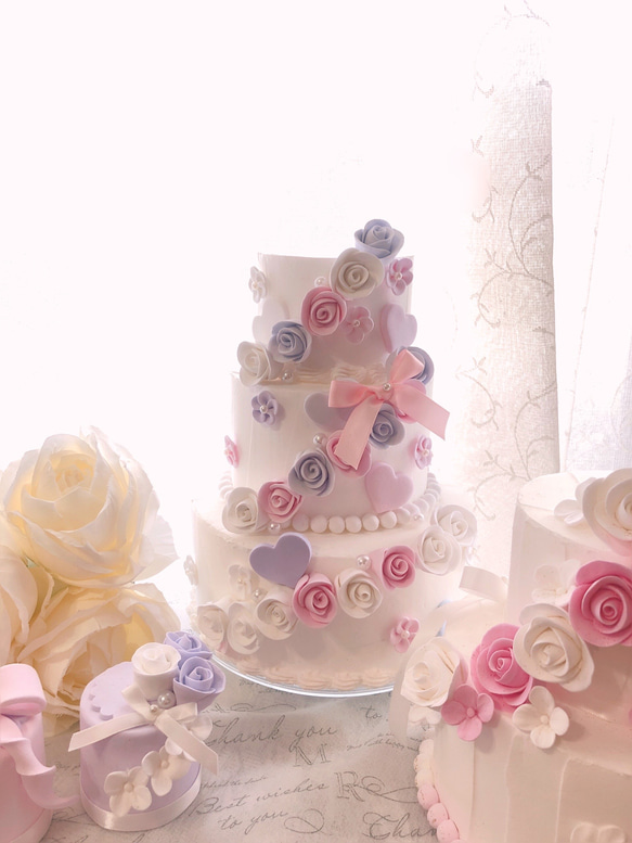 ながれる薔薇とお花のクレイケーキ　イミテーションケーキ 1枚目の画像
