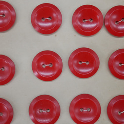 フランスプラスチック丸ボタン（レッドM） 3個セット 7枚目の画像
