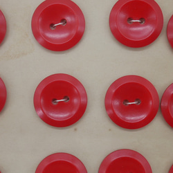 フランスプラスチック丸ボタン（レッドM） 3個セット 3枚目の画像