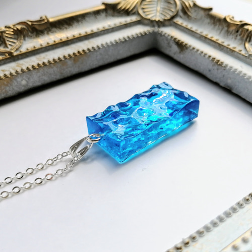 レジンネックレス✩⃛清澄シマエナガ＊蓄光 ブルーの海の蓄光