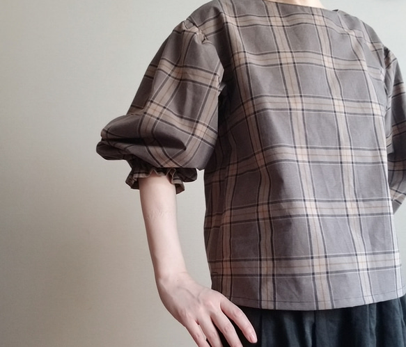 すずらんのようなお袖がかわいい❤️着回せるブリティッシュチェックのプルオーバーCreema限定　 4枚目の画像