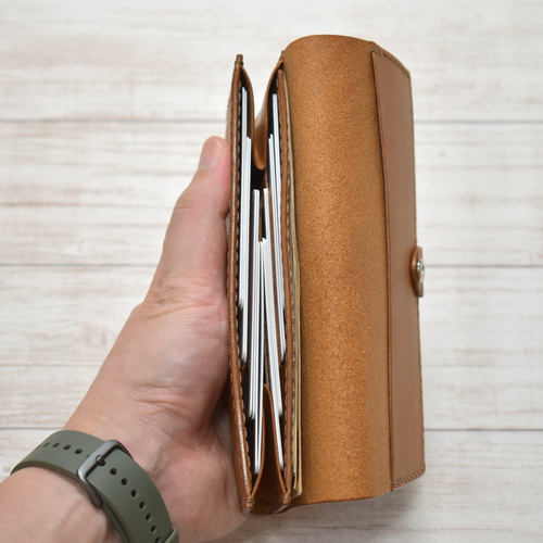 ほぼ1万円札サイズの中身にアクセスしやすい薄 めの長財布　右利き用黒※中古 バイカラーほぼ1万円札サイズの中身にアクセスしやすい薄めの長財布