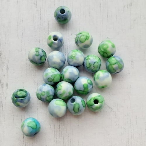 天然石 グリーンアゲート 瑪瑙 ぷっくりハート 台座付き⭐️1395