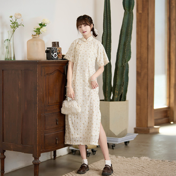 乳白色 提花蕾絲寬袖少女中長旗袍 新中式中秋春節改良連身裙洋裝 第3張的照片