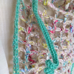 エメラルドグリーンふち編み　麻(ジュート)のかぎ針編みポシェット 4枚目の画像