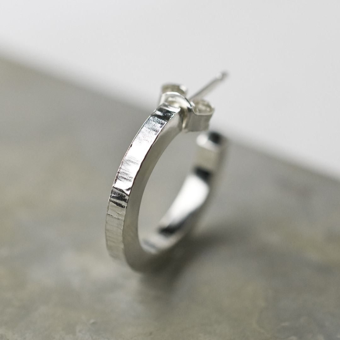 縦槌目 シルバーフラットフープピアス 2.5mm幅 VERTICAL｜SILVER PIERCE｜840