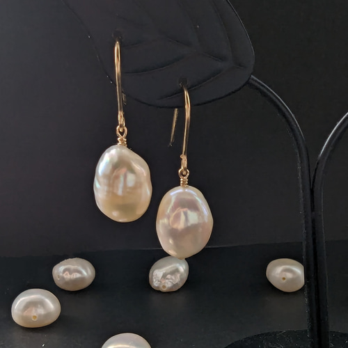 特集掲載】艶やか 淡水バロックパール サージカルピアス バロック