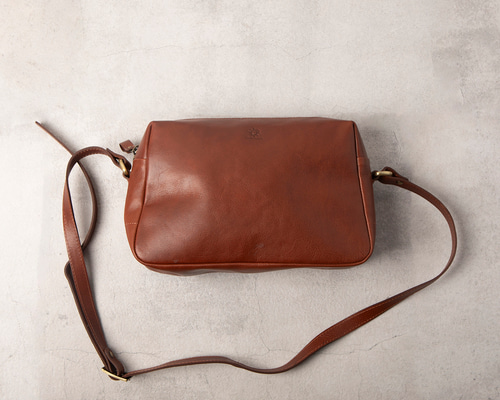 一点限り】ショルダーバッグ 本革 軽量 イタリアンレザー メンズ