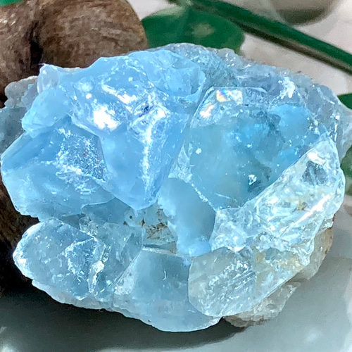 天使の石】 万華鏡 セレスタイト 天青石 原石 ラフストーン 天然石