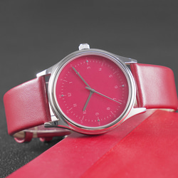 レッド シンプル 腕時計 男女兼用 送料無料 3枚目の画像