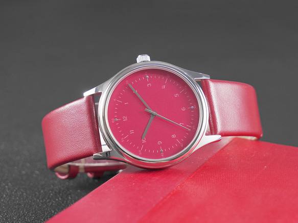 レッド シンプル 腕時計 男女兼用 送料無料 3枚目の画像