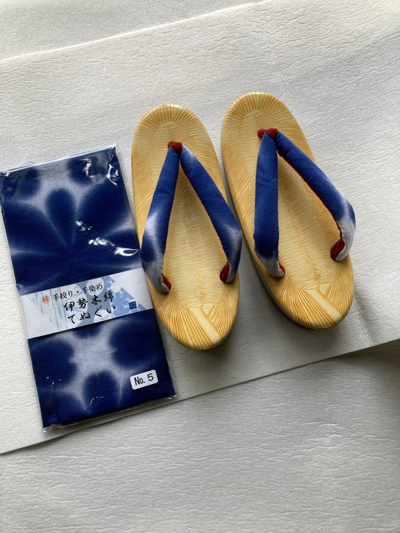 名古屋伝統産業鼻緒ソフト仕立て付きEVA草履フリーサイズと有松絞り柄伊勢木綿手ぬぐい　セット 2枚目の画像