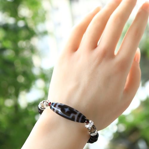 ☆チベットに伝わる聖なるお守りの宝石・至純天珠・平安十字佛天珠