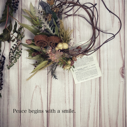 リューカデンドロンと秋の森のリース パンパスグラス グレビレア