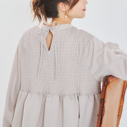 【SALE】シャーリングで顔周り華やか印象 バックリボン 長袖ブラウス 22651 20枚目の画像