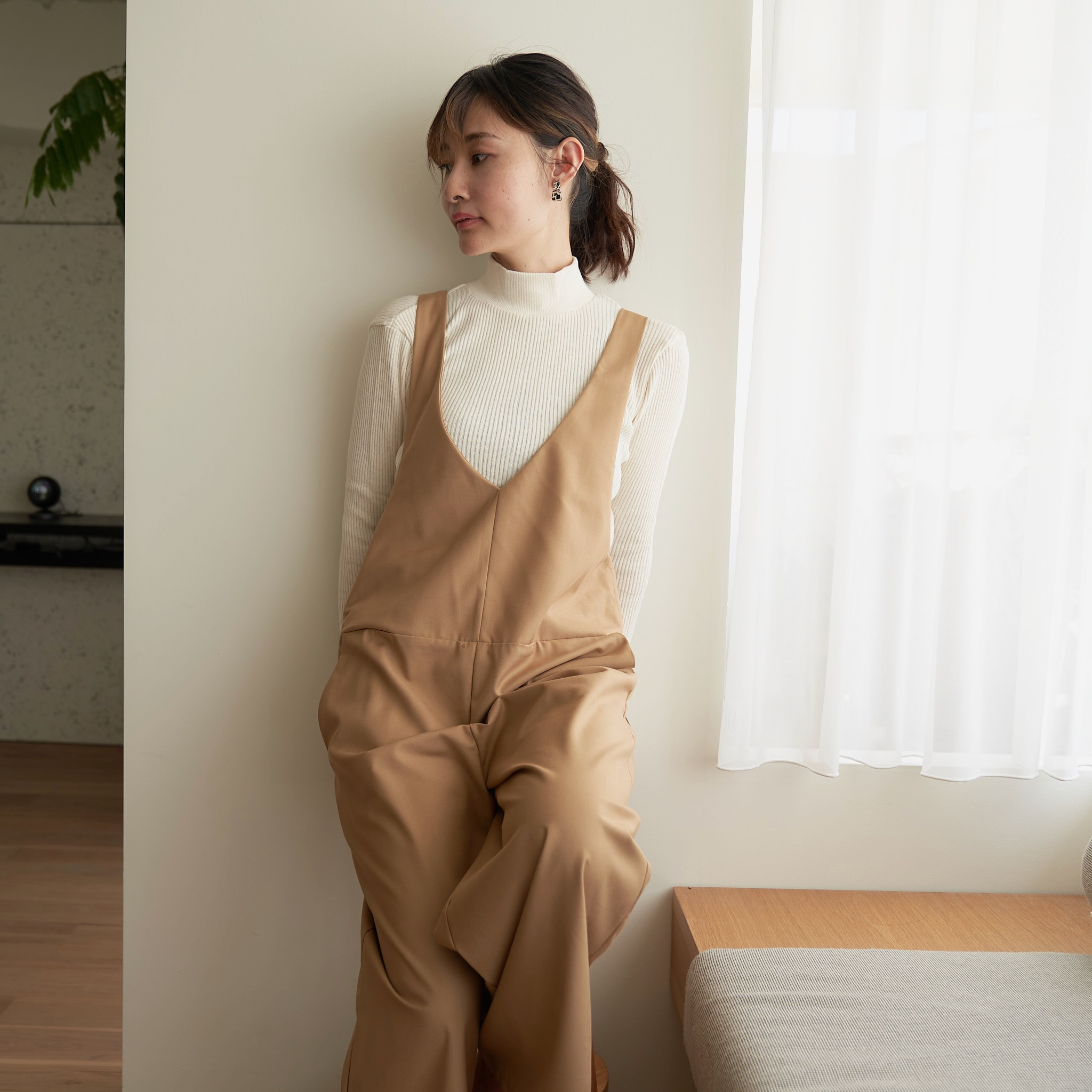 ﾓﾘﾉｶﾞｯｺｳ Lサイズ 大人かわいい♡Vあきサロペットパンツ (ツイルキャメル)｜mg-sp02-L-ca