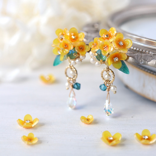 ♡ハンドメイド♡ビジューピアスイヤリング№670金木犀