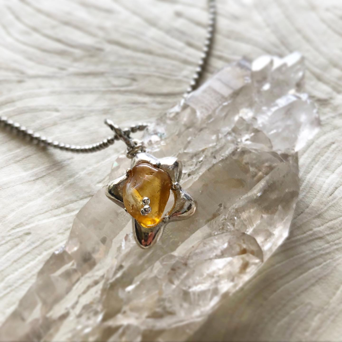 ペンダントトップ　幸運の星　〈Happy Star〉★惑星シリーズ