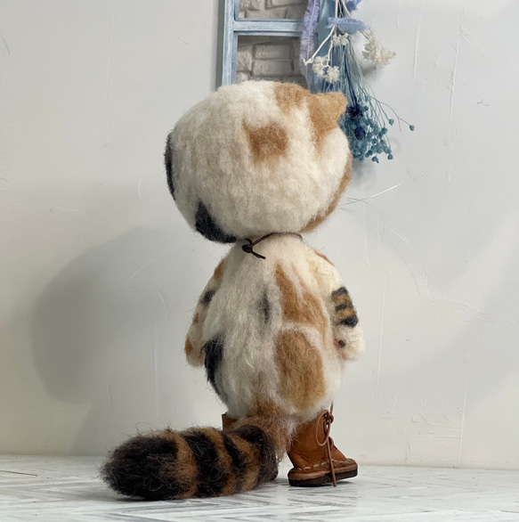 三毛猫の人形 羊毛フェルト ねこ　ぬいぐるみ 9枚目の画像