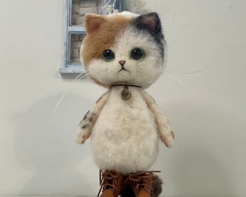 三毛猫の人形 羊毛フェルト ねこ ぬいぐるみ 羊毛フェルト nachumaro