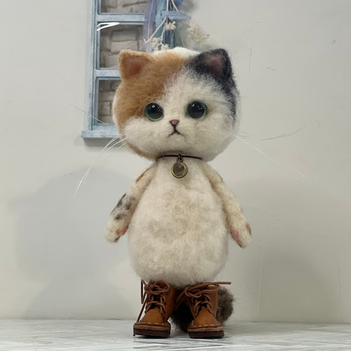 三毛猫の人形 羊毛フェルト ねこ ぬいぐるみ 羊毛フェルト nachumaro