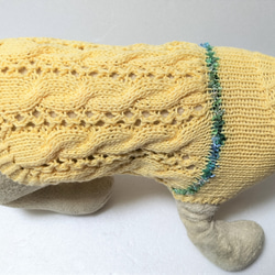 山吹色のドレス風セーター縄編みとレース柄が涼しいですよ（SS-1980） 2枚目の画像
