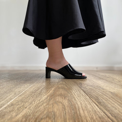 【美品】CELINE ブラック エナメル スクエアトゥ ミュール サンダル 美品】CELINE ブラック エナメル スクエアトゥ ミュール サンダル