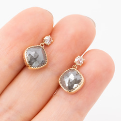 Charcoal Grey Diamond Drop Earrings 3枚目の画像