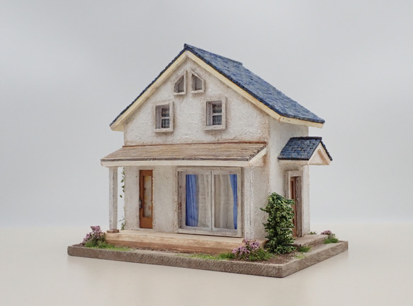 小さいお家　テラスのあるお家Ⅱ（ブルー）-1/50サイズ-                                     BC1479053179(11440円)