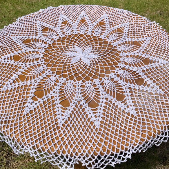 No.20『ホワイトのレース編みドイリー』（テーブルクロス）ハンドメイド テーブルセンター レース編み ハンドメイド 大きめ （レース編み