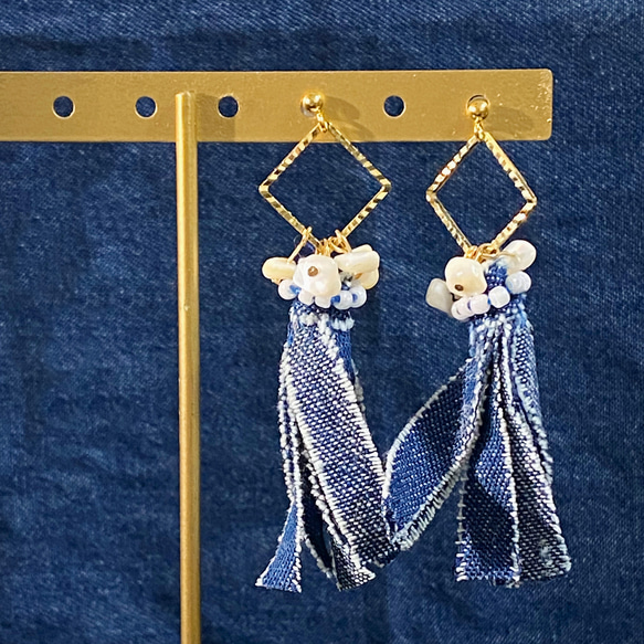 デニムピアス タッセルとシェルビーズで夏らしく☆ ピアス（フック