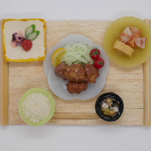 ハンドメイド☆唐揚げ定食♪あさげ風味噌汁 思い返す ミニチュアフード