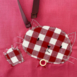ミシン刺繍　猫ちゃんの刺繍が可愛いA4トートバッグ 2枚目の画像