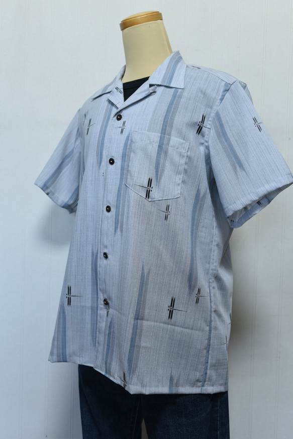 着物リメイク グレーにトンボ柄のアロハシャツ メンズMサイズ 4枚目の画像