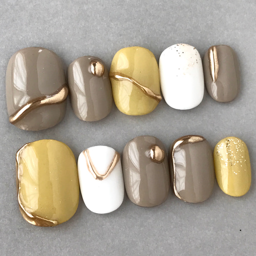 【オーダー】ネイルチップ　ネイビーホワイト韓国ワンホン　曲線うねうね　ニュアンス オーダー】ネイルチップ ネイビーホワイト韓国ワンホン 曲線