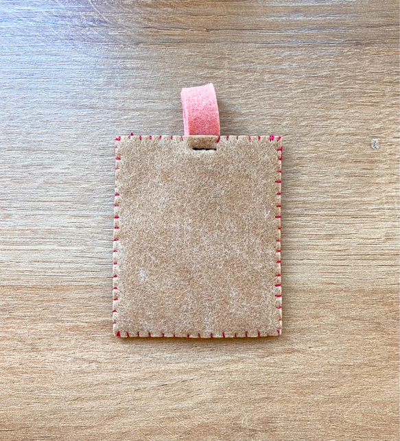 フェルト刺繍　ハート形が可愛いバックチャーム 5枚目の画像