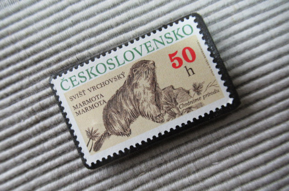 チェコスロバキア　動物切手ブローチ8184 2枚目の画像