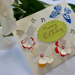 白い花と蝶の誕生日カード (手作り) 11枚目の画像