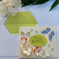 白い花と蝶の誕生日カード (手作り) 4枚目の画像