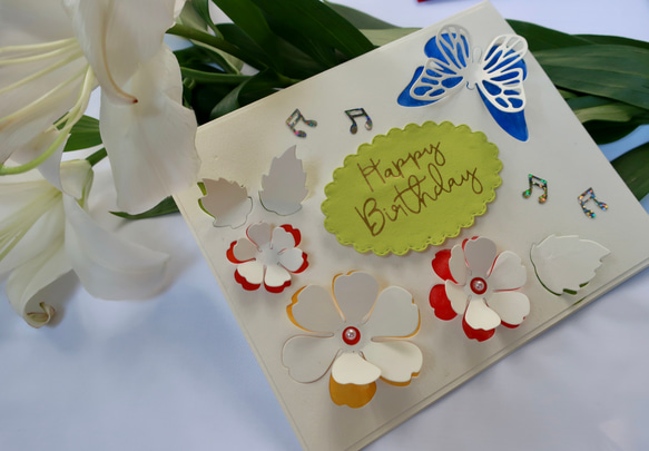 白い花と蝶の誕生日カード (手作り) 15枚目の画像
