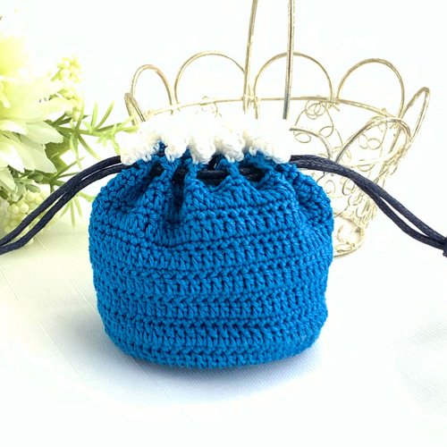 コットンレースにきらきらボタンの青い手編み巾着ポーチ 巾着袋