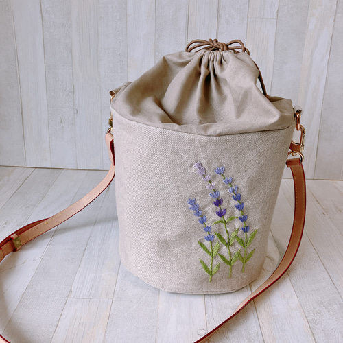 受注製作= 丸底 ショルダーバッグ 手刺繍 ハンドメイド6つのお花 受注製作= 丸底 ショルダーバッグ 手刺繍 ハンドメイド6つのお花