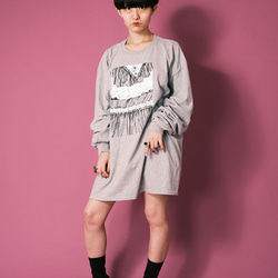 魂の窓 長袖Tシャツ｜ウェディングドレスの騙し絵、杢グレー、コットン 7枚目の画像