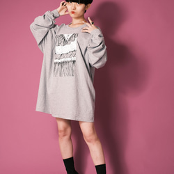 魂の窓 長袖Tシャツ｜ウェディングドレスの騙し絵、杢グレー、コットン 6枚目の画像