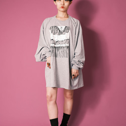 魂の窓 長袖Tシャツ｜ウェディングドレスの騙し絵、杢グレー、コットン 4枚目の画像