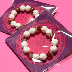 とこしえチェリーケーキブレスレット｜貝殻の生クリームと天然石の酒漬けチェリー 4枚目の画像