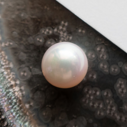 再販[2202P355] アコヤ真珠(8㎜強 片穴 オーロラ系ピンク ルース) 4枚目の画像