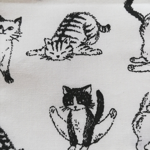 ねこさん ハンドメイド マスク お取り置き 猫柄】ヨガをするネコ柄が可愛い立体マスク 手作り布マスク ねこ