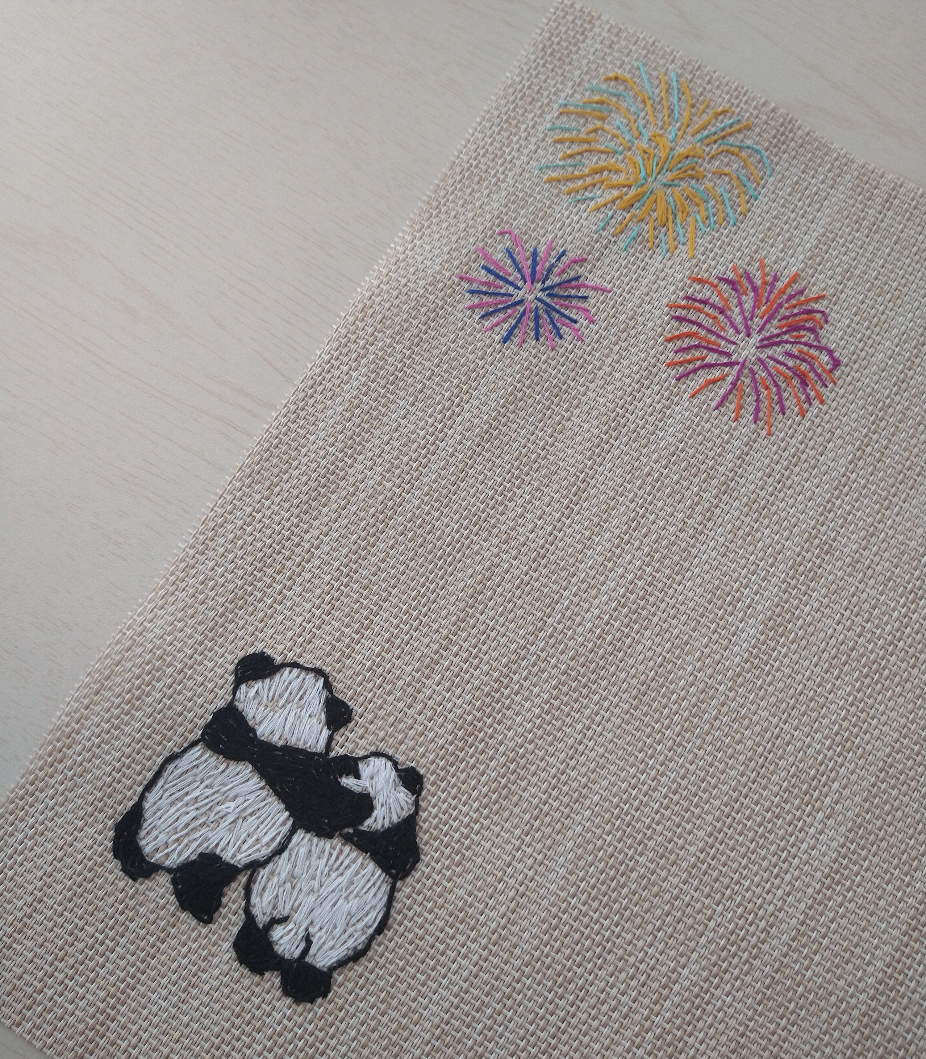 パンダと花火の手刺繍ランチョンマット ランチョンマット スワン